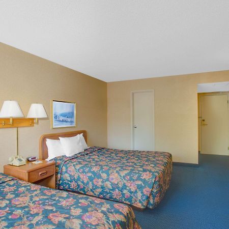 Days Inn By Wyndham Auburn/Finger Lakes Region Dış mekan fotoğraf