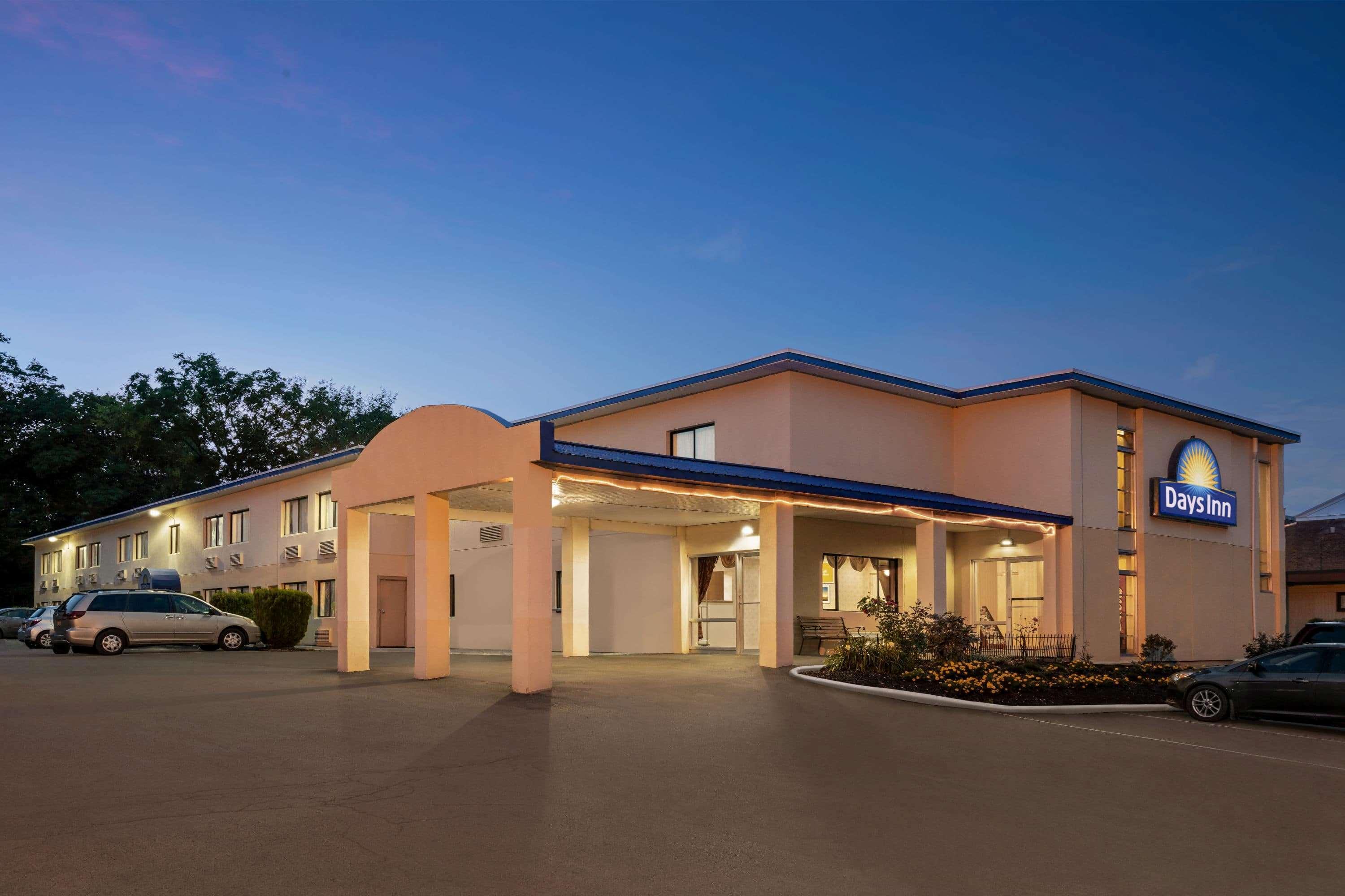 Days Inn By Wyndham Auburn/Finger Lakes Region Dış mekan fotoğraf